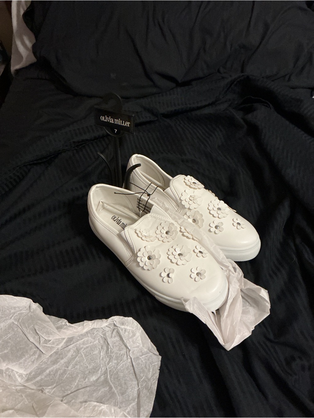 Olivia Miller White Floral Slip-On Flats